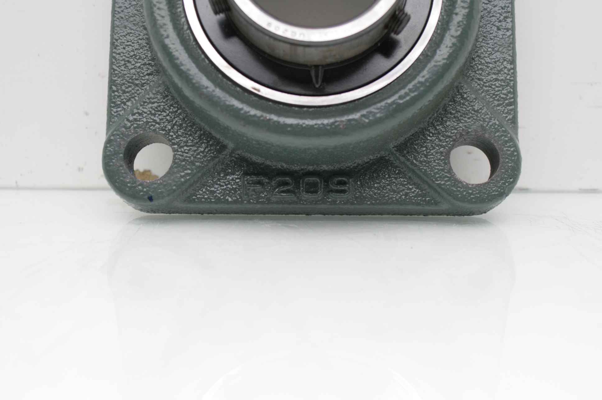 NTN F209 Pillow Block w/ UC209 Bearing 45mm Bore eBay