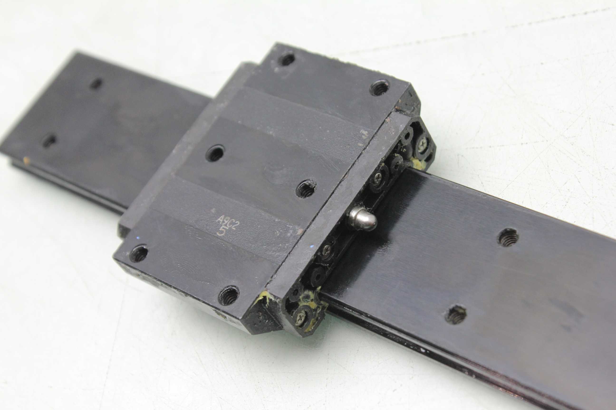 2 THK SHW17 Caged Ball Linear Motion Guide Rails 4 Blocks 230mm Long AP