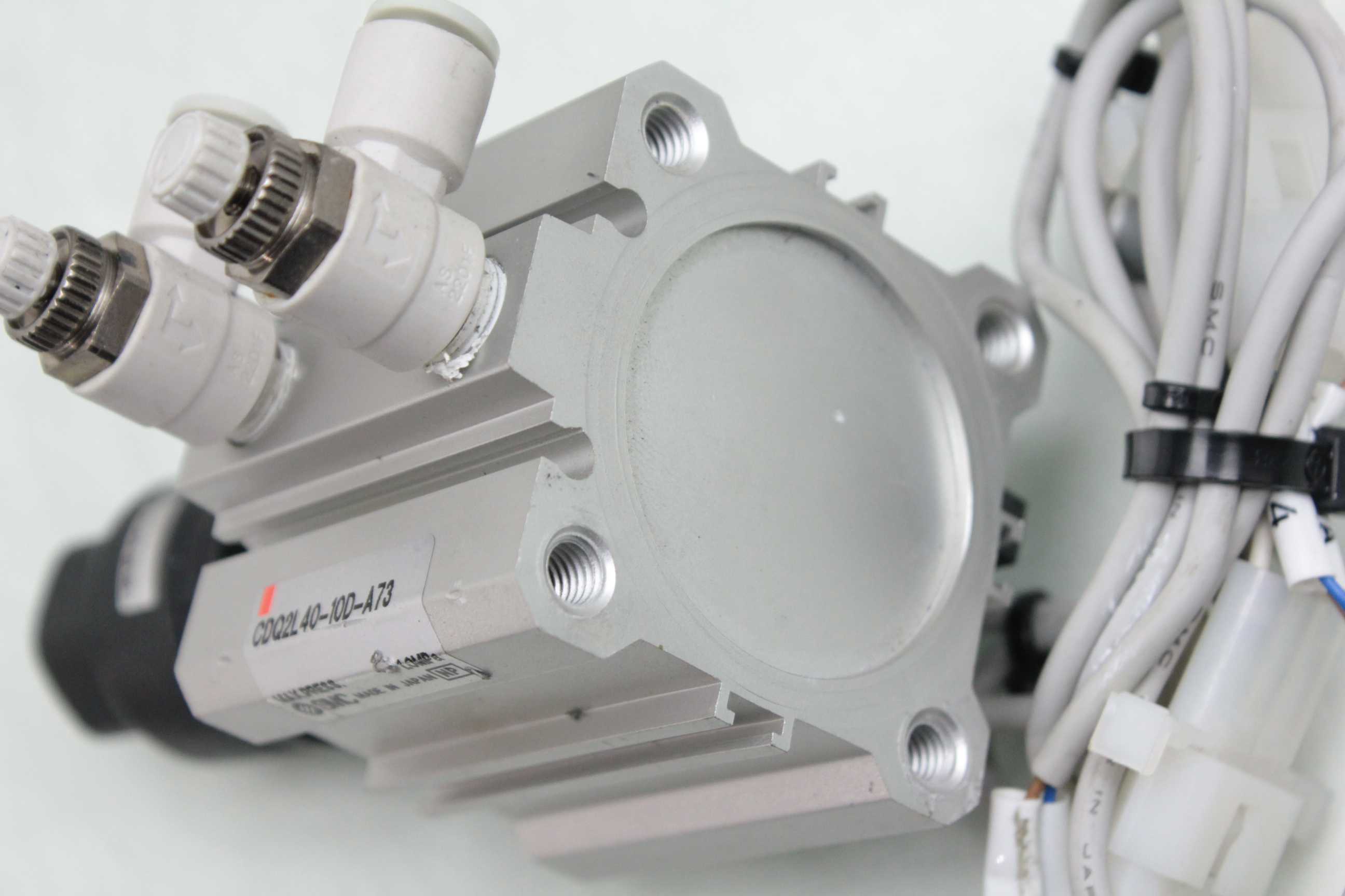 SMC CDQ2L4010A73 Pneumatic Air Cylinder 40mm Bore x 10mm Stroke w