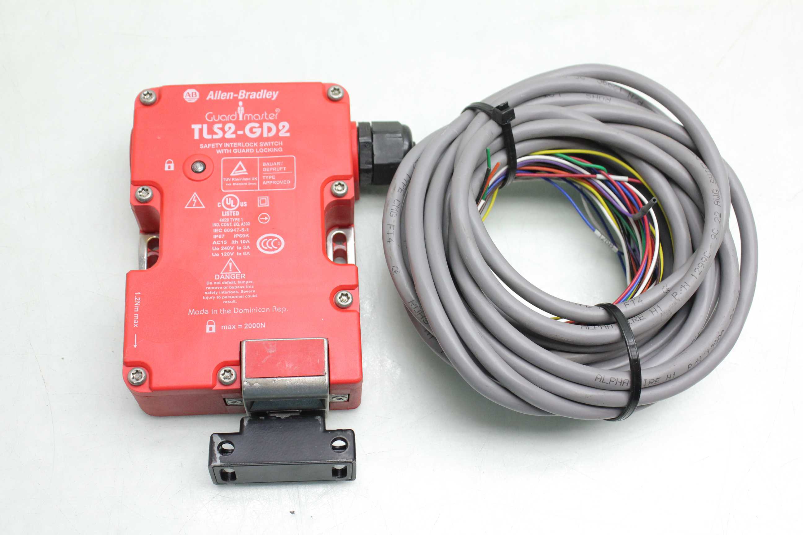 Тлс 2. Замок tls1-gd2 440g-t27121 allen bradley. запирающий выключатель guardmaster tls-gd2 guardlock switch. тлс адаптер. bypass guard.