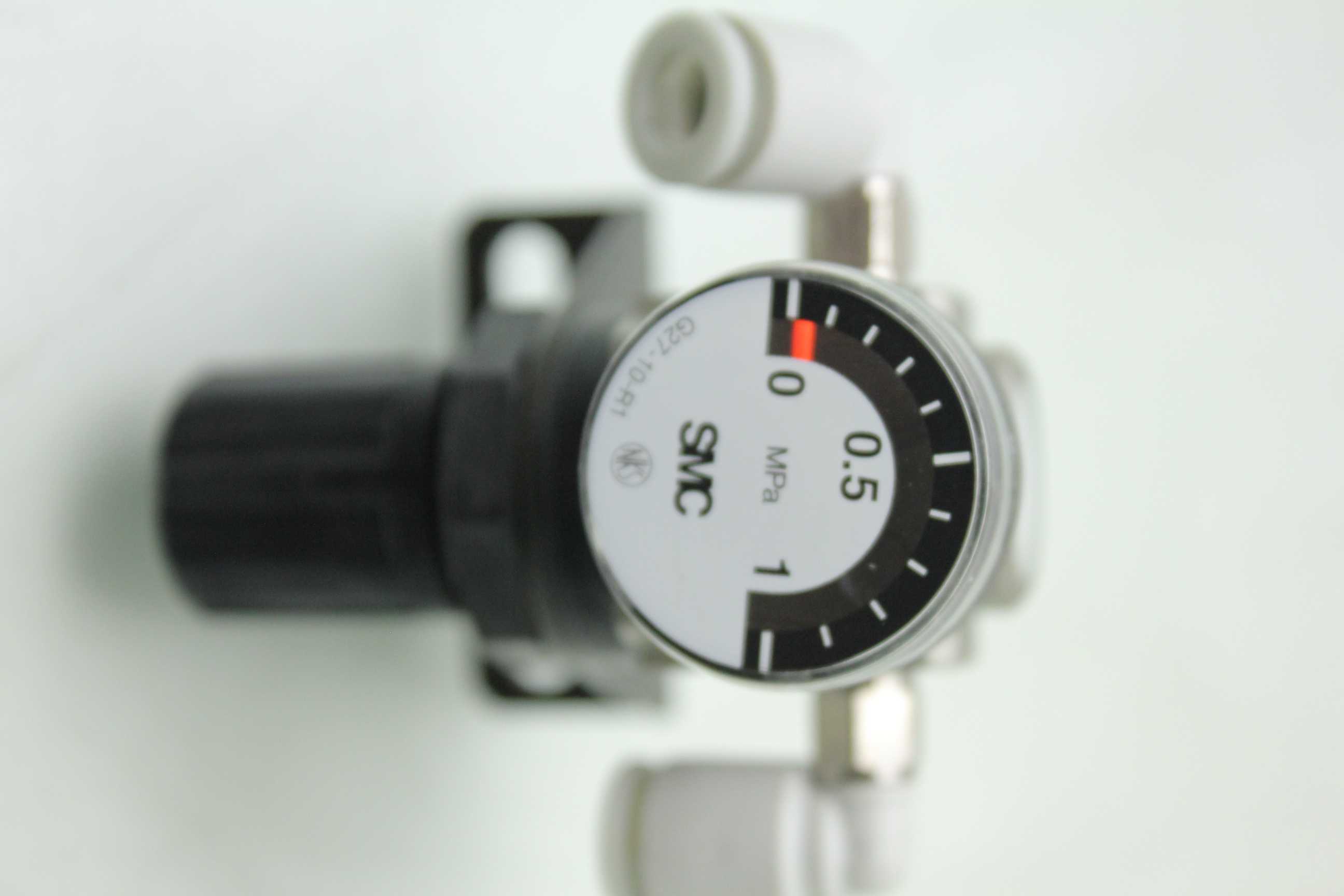SMC AR1000M5 Pneumatic Regulator & G2710R1 Analog Pressure Gauge 01.0 MPa eBay