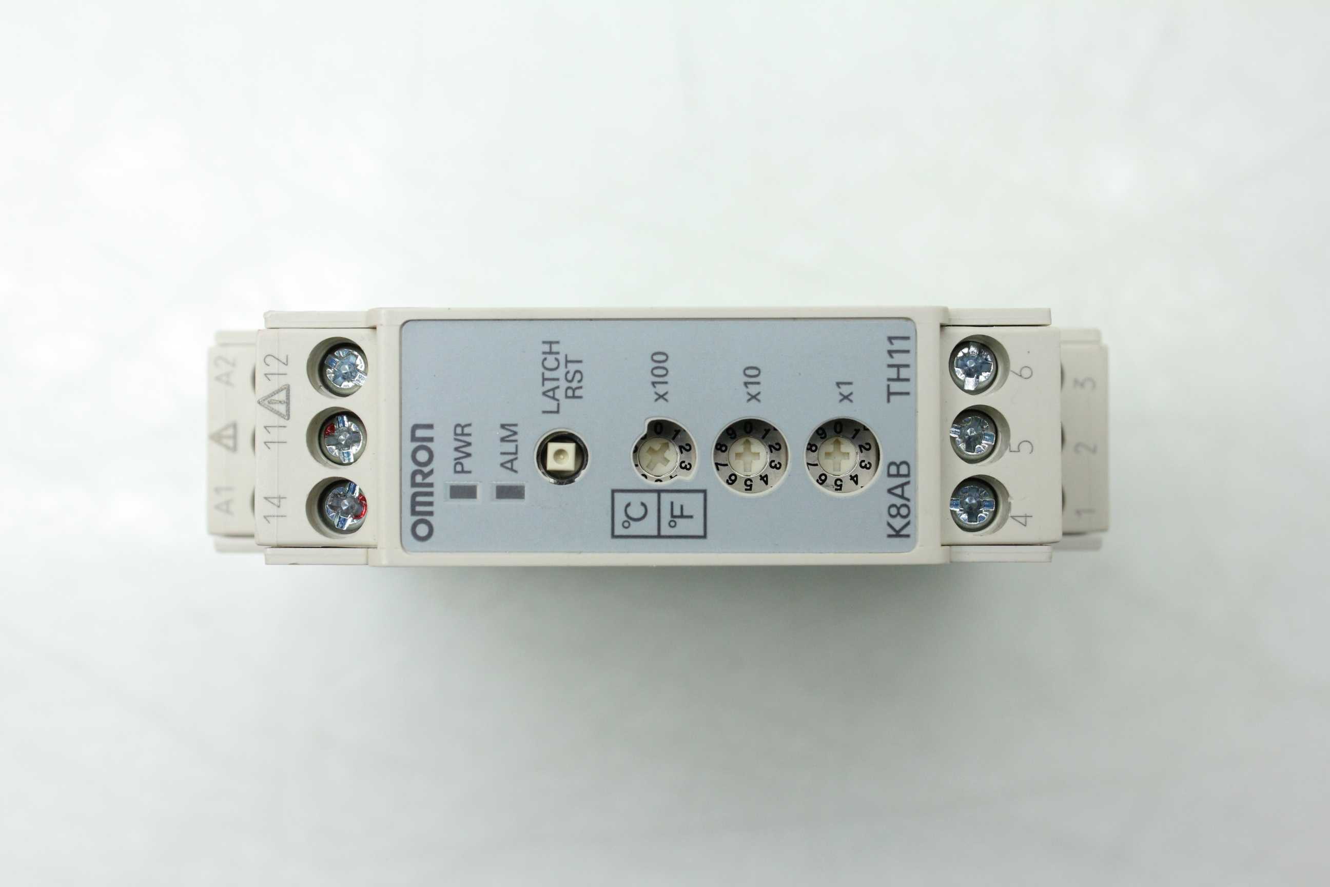 Omron K8ABTH11S Temperature Monitoring Relay / 0 399° C / 1 SPDT