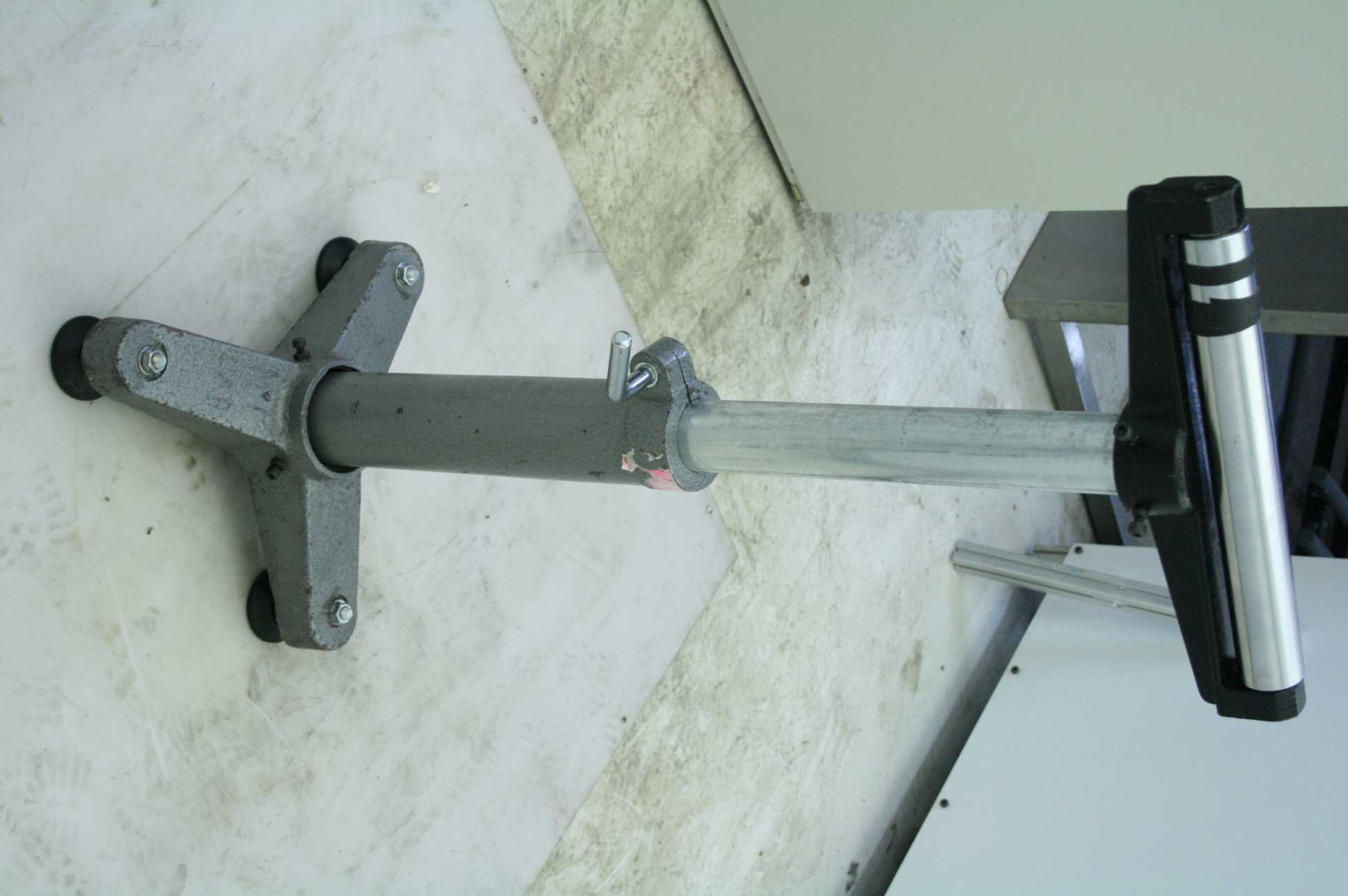 Precision Tripod Mount for Metrology Lasers and Equipment / Roller