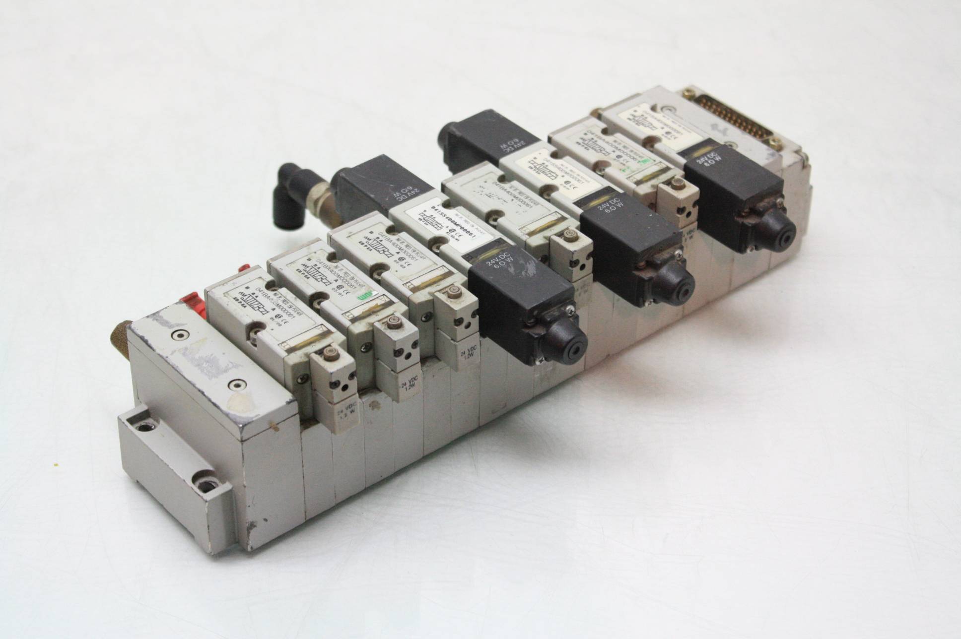 Numatics Manifold with Eight 24V DC Solenoid Valves (Qty 5